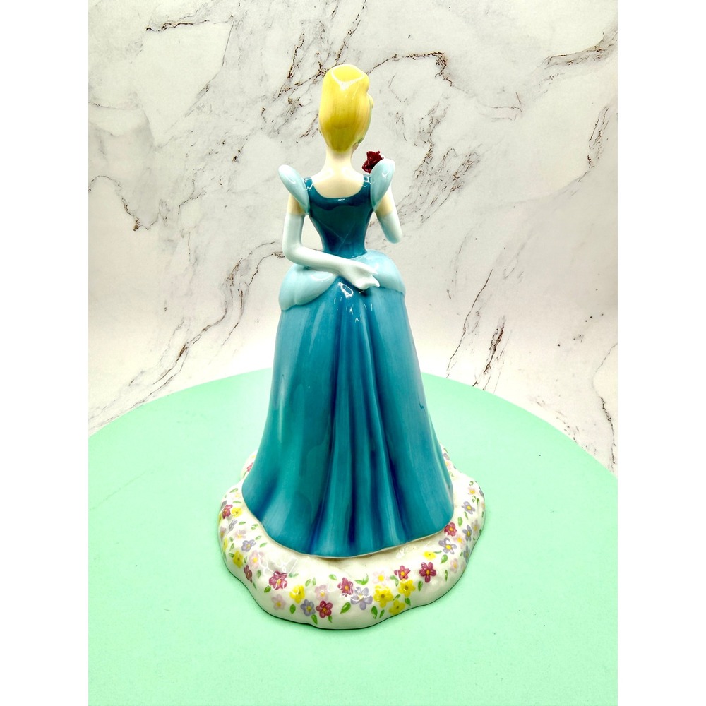 Royal Doulton Disney Cinderella 7" Tall Showcase Collection Hand Made Decorated - Picture 4 of 12